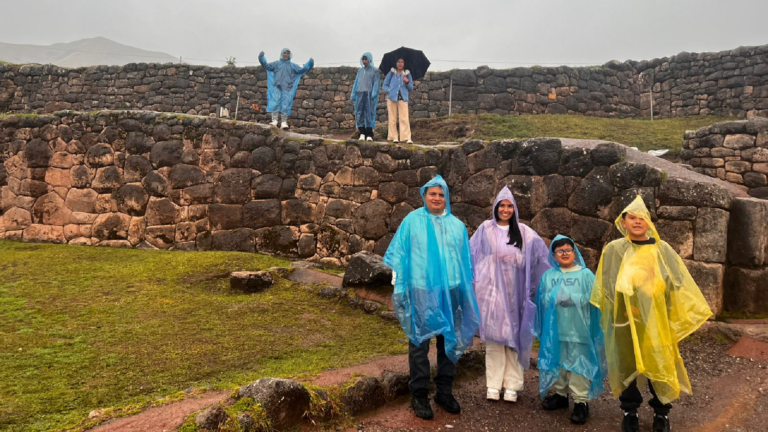 Machupicchuhahatrips - Qué llevar en tu mochila si viajas a Cusco en 2025