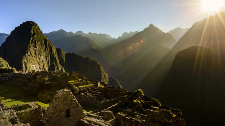Machupicchuhahatrips - Templo de las Tres Ventanas El Misterio Trapezoidal de Machu Picchu