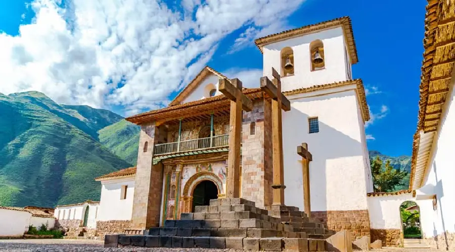 Iglesia-de-Andahuaylillas