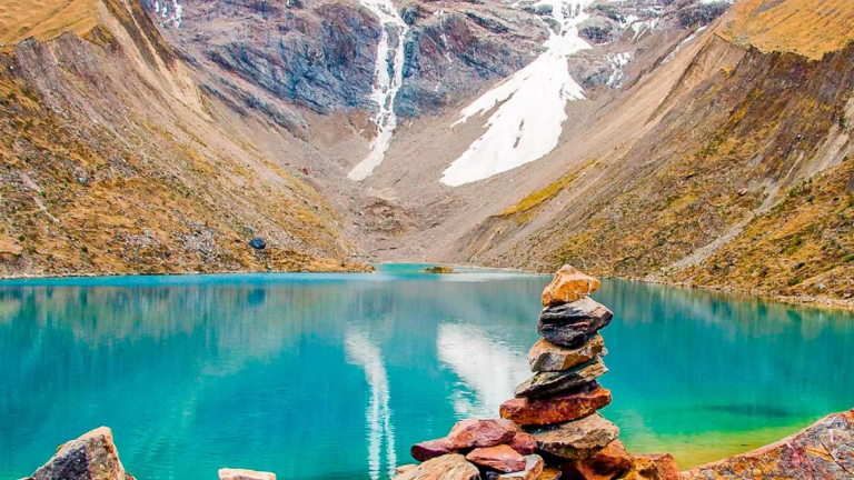 Machupicchuhahatrips - Apachetas de la Laguna Humantay: Mensajeros de Piedra a los Apus