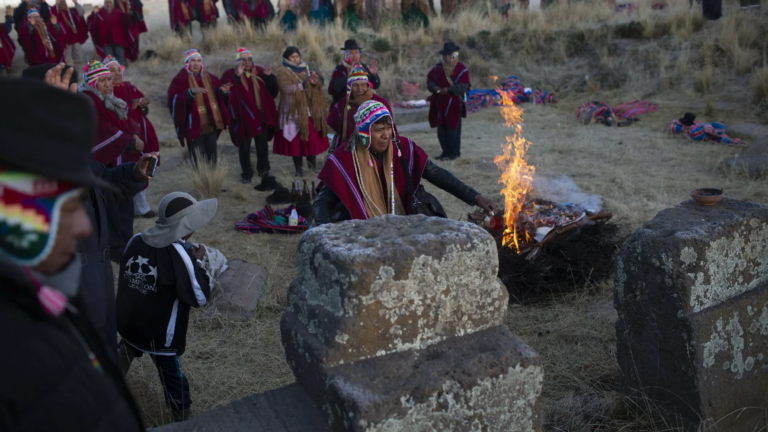 Machupicchuhahatrips - Rituales Andinos en la Laguna Humantay: Conectando con los Apus Sagrados